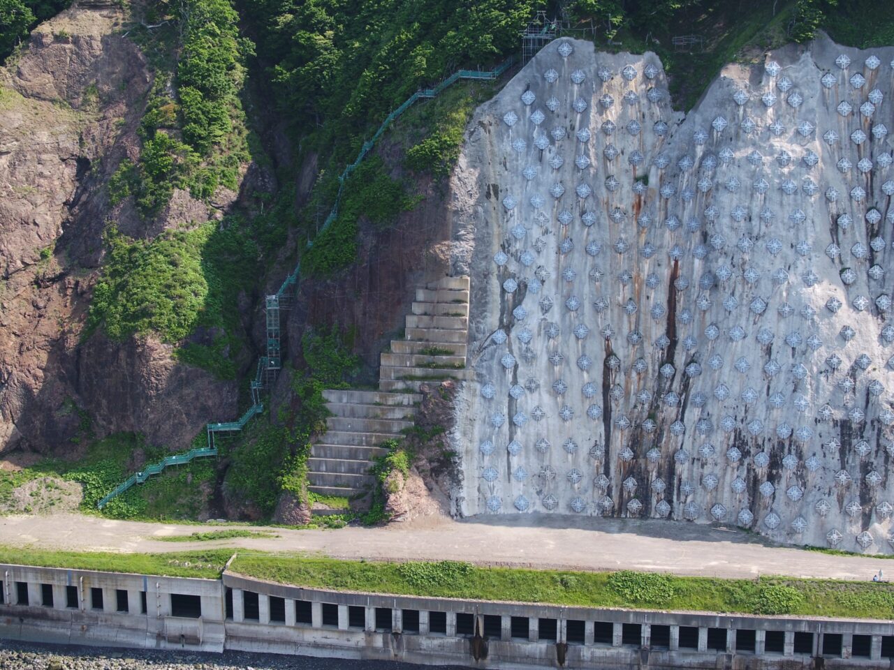 一般国道336号 様似町 ルランベツ法面補修工事
